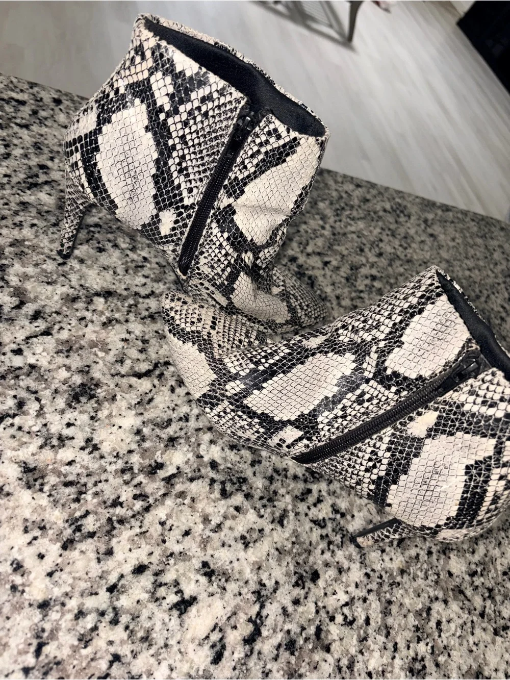 Snake-Print Pointed Toe Ankle Boots - Black & white